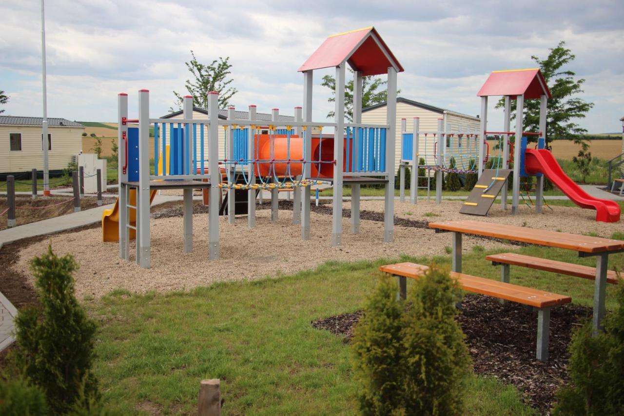 Merlin'S Camp Znojmo Ngoại thất bức ảnh