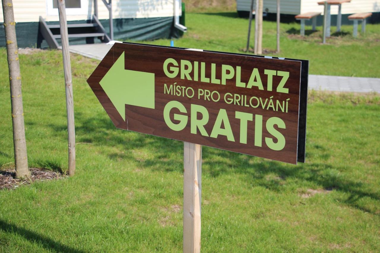 Merlin'S Camp Znojmo Ngoại thất bức ảnh