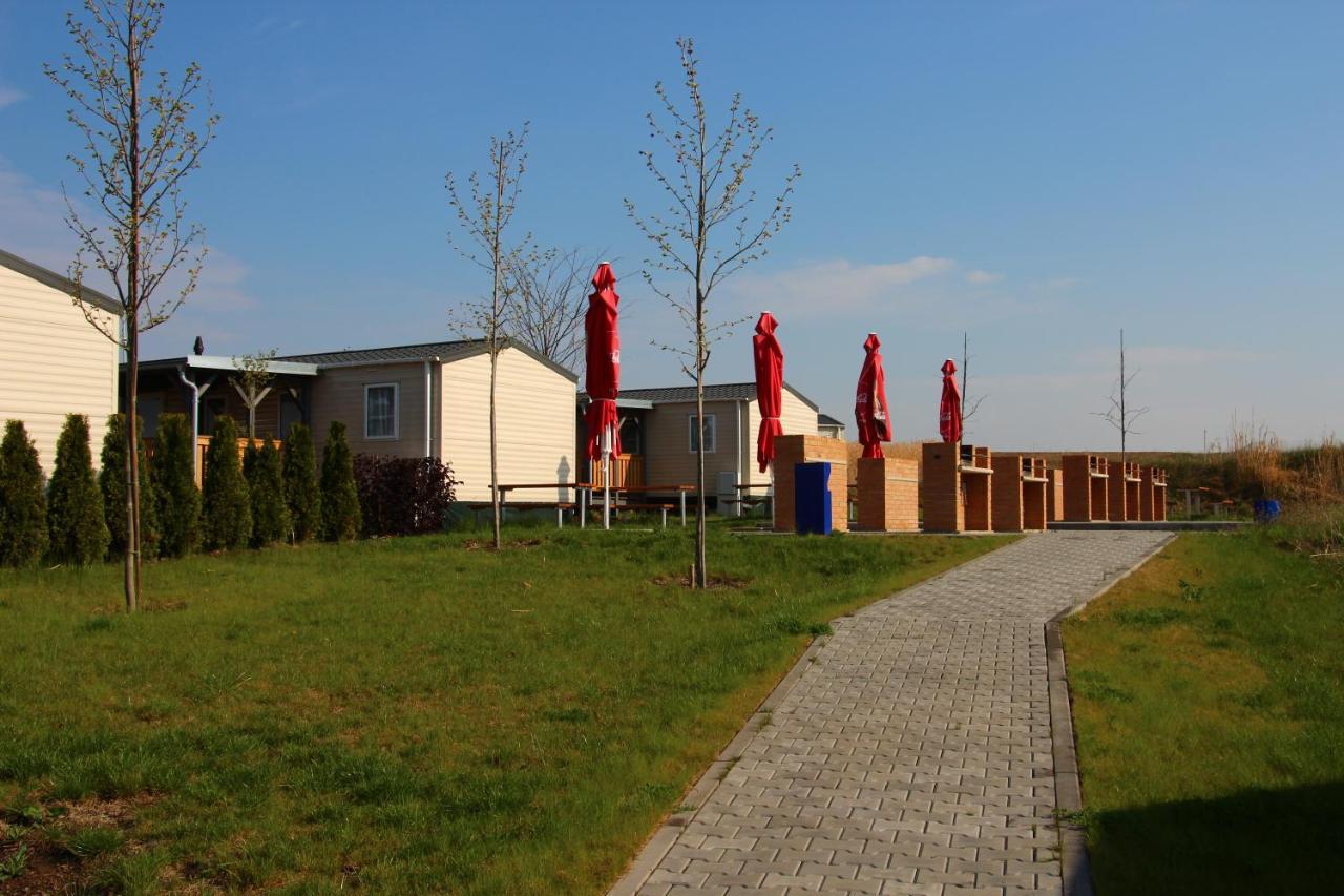 Merlin'S Camp Znojmo Ngoại thất bức ảnh
